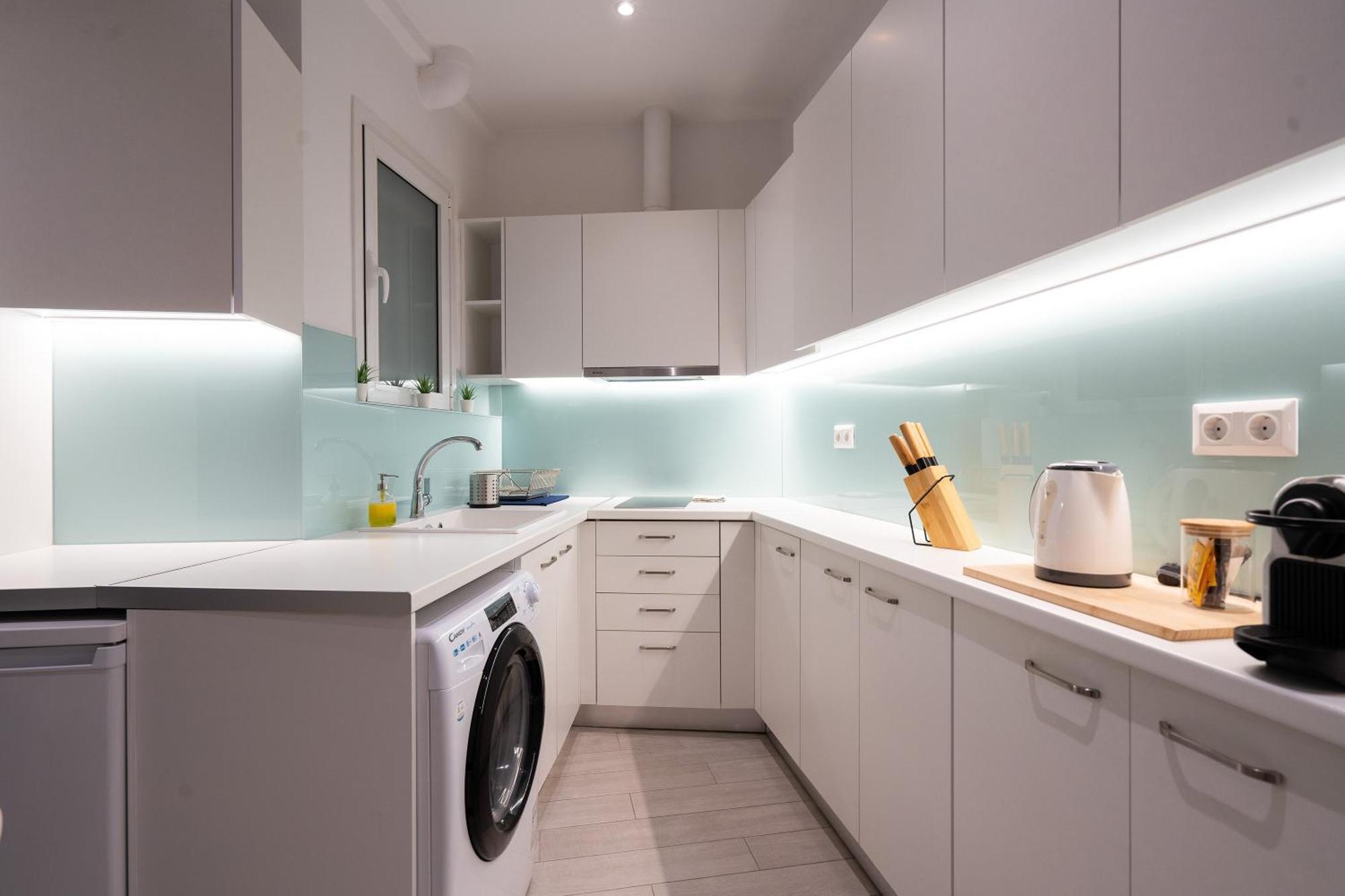 Stunning Cozy Apartment In เอเธนส์ ภายนอก รูปภาพ